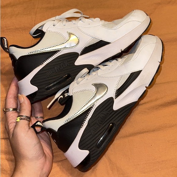 Nike AirMax Sneakers - Picture 1 of 6